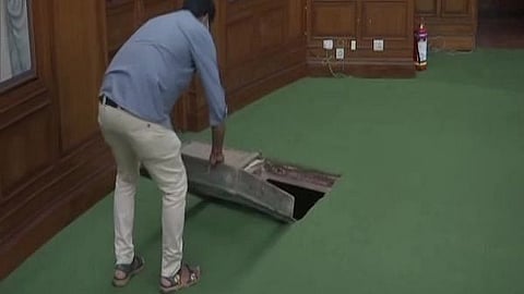 'Mysterious' tunnel found in Delhi Assembly
