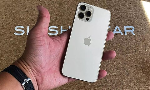 Man Sold His Kidney to Buy iPhone for His Wife, Netizens React