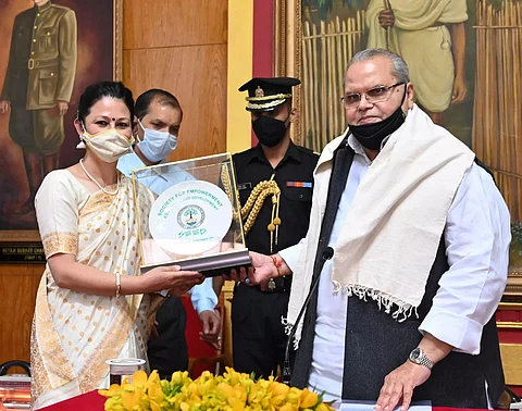 Meghalaya Governor Satya Pal Malik hands over appreciation certificates to five teachers