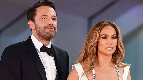 JLo, Ben Affleck flaunt PDA