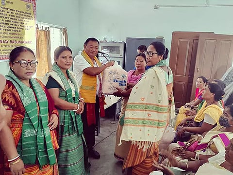 Fly shuttles, yarns, blankets ceremonially distributed in Chirang