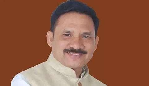 Union Minister Devusinh Chauhan discusses connectivity issue with Arunachal Governor