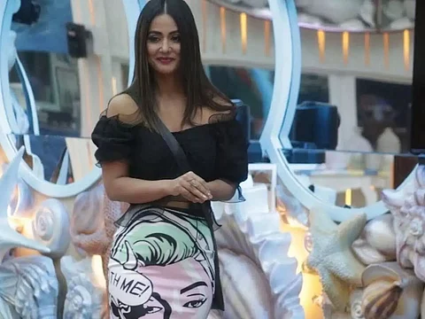 Hina Khan questions 'Bigg Boss' on behaviour of housemates