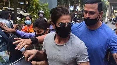 Ahead of HC bail plea, SRK meets Aryan in Arthur Road Jail