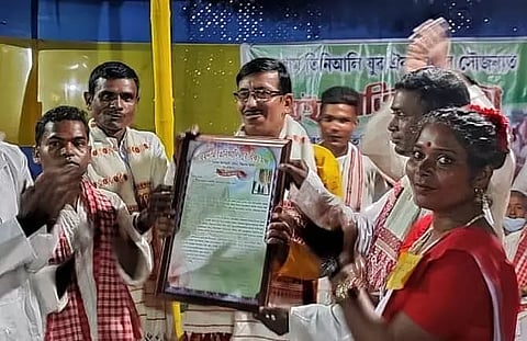Borpam Tiniali Yuba Oikya Mancha felicitated teacher-organizer Arun Bordoloi