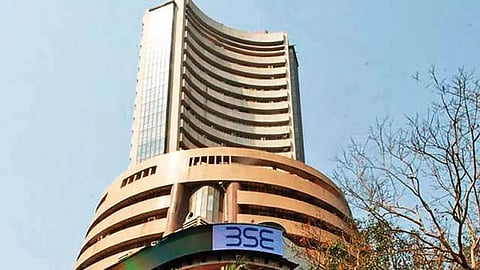 Markets Updates: Sensex Falls Below 61k, Nifty Also Weakens
