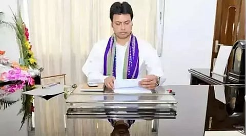 Assam Rifles Director General visits Agartala Garrison, calls on Tripura CM Biplab Kumar Deb
