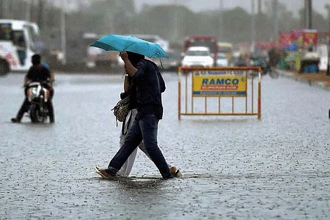 Heavy rains lash Chennai, surrounding areas