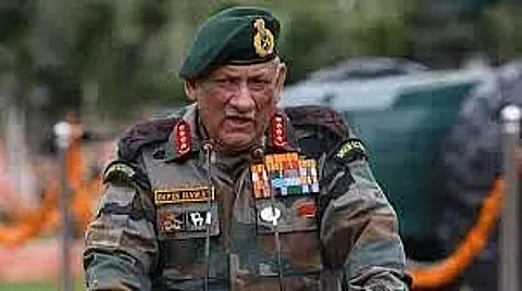 Governor discusses security issues with General Rawat