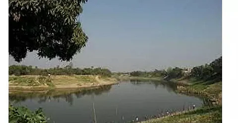 Unfenced stretch in Karimganj a safe passage for infiltrators
