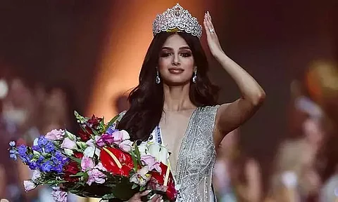 India's Harnaaz Sandhu Crowned Miss Universe 2021