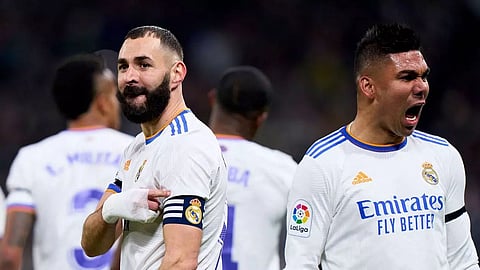 Real Madrid win derby, Barca drop points