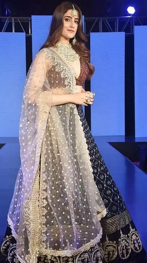 9 NUPUR SANON INSPIRED OUTFITS FIR THE WEDDING SEASON