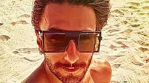 Ranveer Singh welcomes New Year with sun and sand