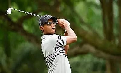 Kapur, Madappa best Indians after rain-hit first day