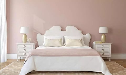 Here Are Some Handy Bedroom Vastu Tips For Couples To Avoid Fights, Separation