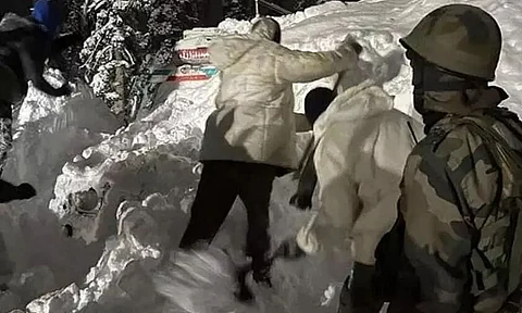 Mortal Remains Of 7 Jawans Hit By Avalanche Found