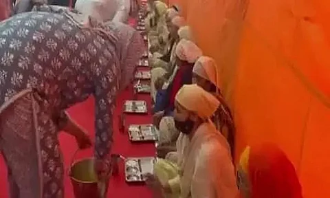 Watch: Rahul Gandhi, Priyanka Gandhi Serve at 'Langar' in Tribute to Dalit Icon