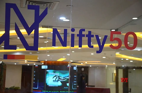 Global cues, FIIs outflows subdue indices; realty stocks down