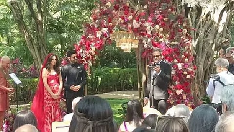 Javed Akhtar's poem heralds Farhan's marriage to Shibani Dandekar