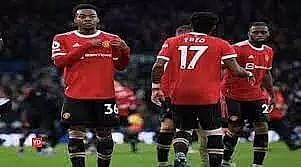 Manchester United survive scare at Leeds