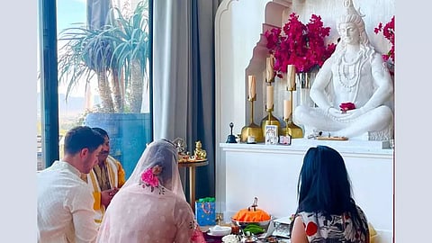 Priyanka, Nick Offer Puja On Mahashivratri