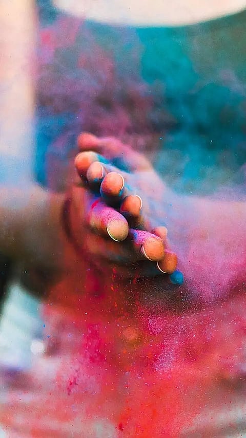 Colours to wear on Holi as per zodiac sign
