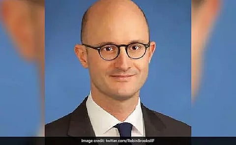 Currency Analyst Goes Viral In Brazil As His Kids Refer Him As Their Stupid Dad