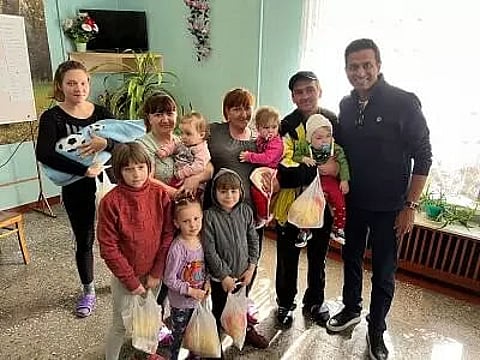 Ukrainian refugees narrate their harrowing tales to visiting Indian aid worker