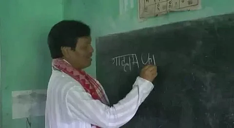 Gunotsav 2022: Minister Urkhav Gaura Brahma dons teacher's hat