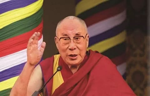 The Dalai Lama teaches philosophical notes on Buddhism