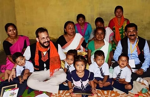 Kamrup Deputy Commissioner conducts sudden visit of schools