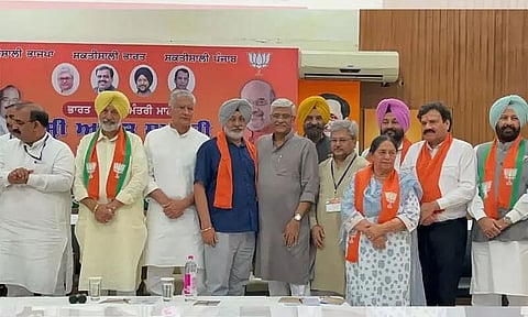 Top Congress leaders join BJP in Punjab