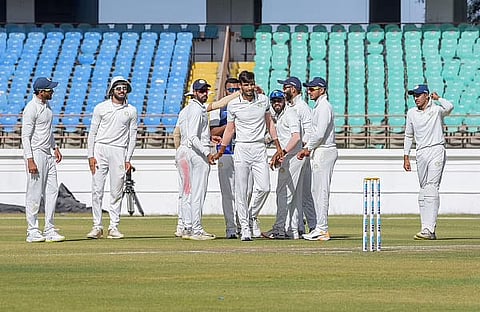 Karnataka vs UP hang in balance; Bengal, Mumbai continue their domination in Ranji Trophy