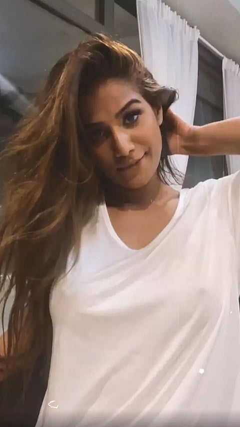 Poonam Pandey came live on Instagram without wearing a Bra