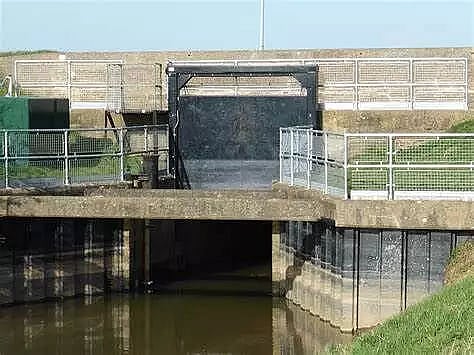 Bid to reduce water pressure; Sluice gates planned
to take load off dykes