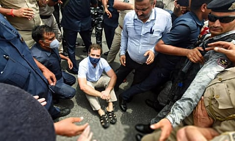 Delhi: Rahul Gandhi Among Top Congress Leaders Detained at Vijay Chowk