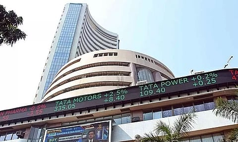 Sensex ends 1,000 points up, Nifty closes above 16,900