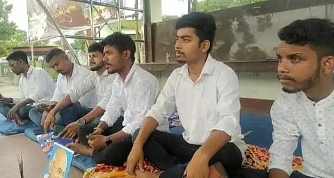 Hunger strike by Dibrugarh University students' body over fees hike