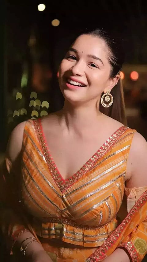 Sara Tendulkar Looking Hot in New Photoshoot Viral in media