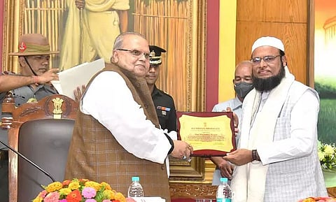 Edupreneur Mahbubul Hoque receives Governor's Award for Excellence