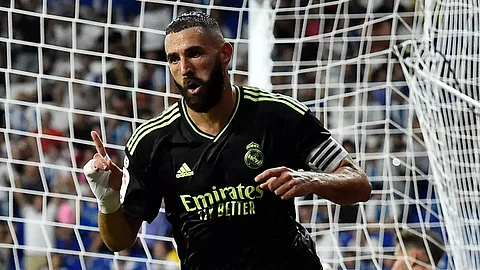 Benzema late show for Real keeps champions perfect with 3-1 win over Espanyol