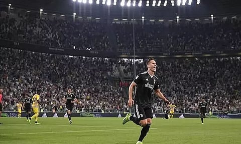 Milik Scores Late Goal as Juve Earn Win