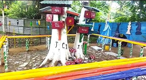 Assam: Library on Trees to Attract Students, More than 600 books in Store