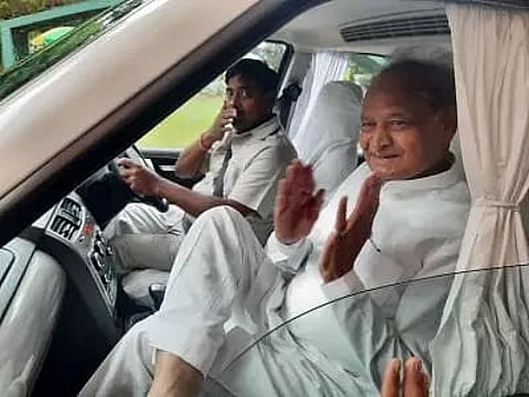 Ashok Gehlot camp MLAs visit Sachin Pilot's residence