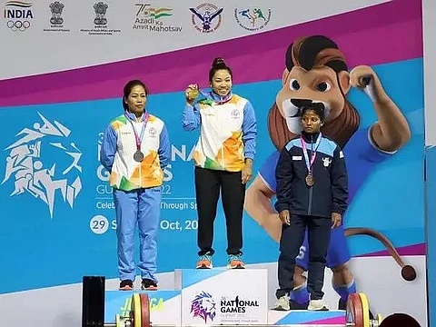 Mirabai Chanu Wins Gold Medal in Women's 49kg Weightlifting Event at National Games 2022