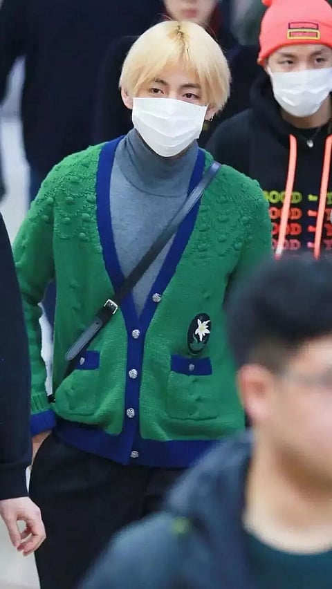 BTS'V - exhilarated methods to Look Dashing in Sweaters