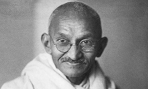 Bollywood celebrities extend wishes on Gandhi Jayanti