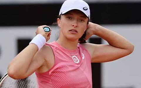 Iga Swiatek downs Zheng Qinwen to reach quarters of San Diego Open