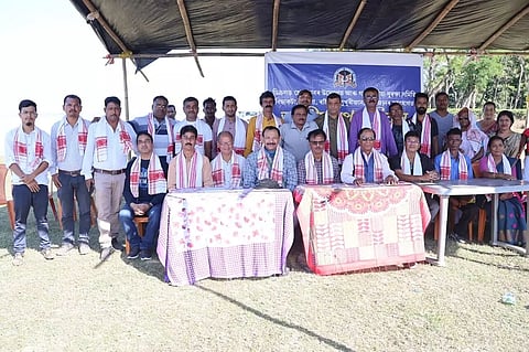 Journalists visit erosion-affected area in Chabua, interact with people